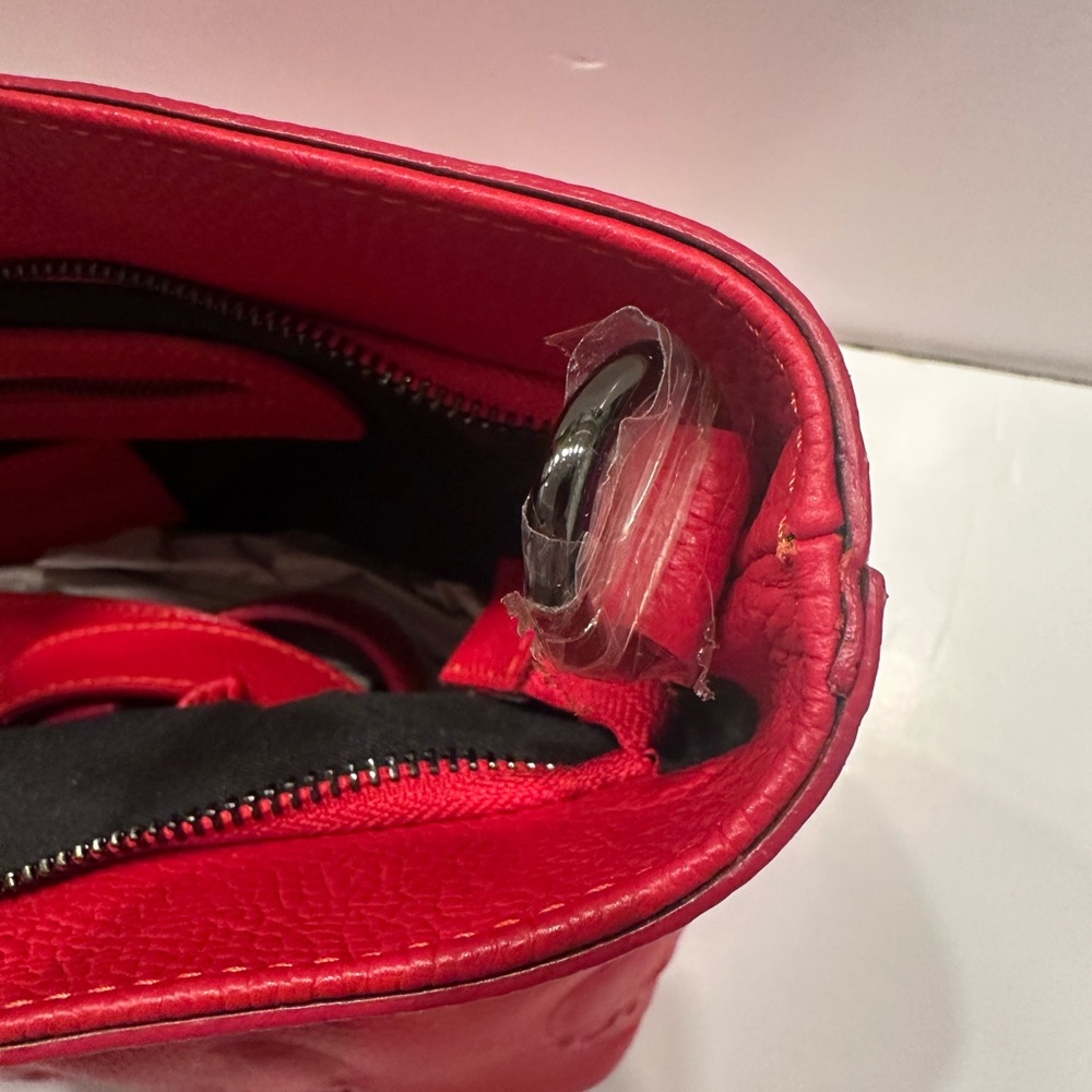 NWT IOpelle Red Embossed Leather Tote - Picture 5 of 7